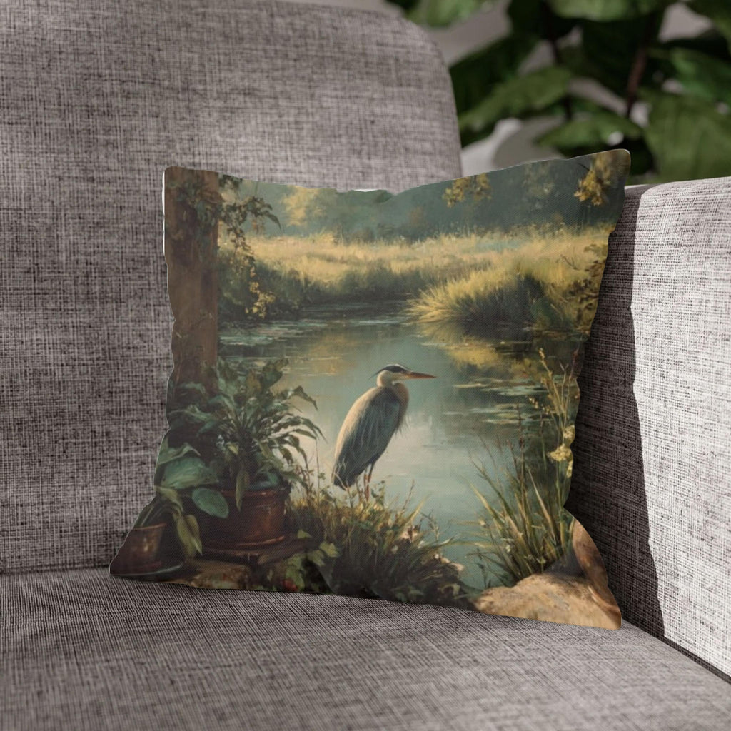 Rustic Heron Throw Pillow: Vintage Style Nature Cushion
