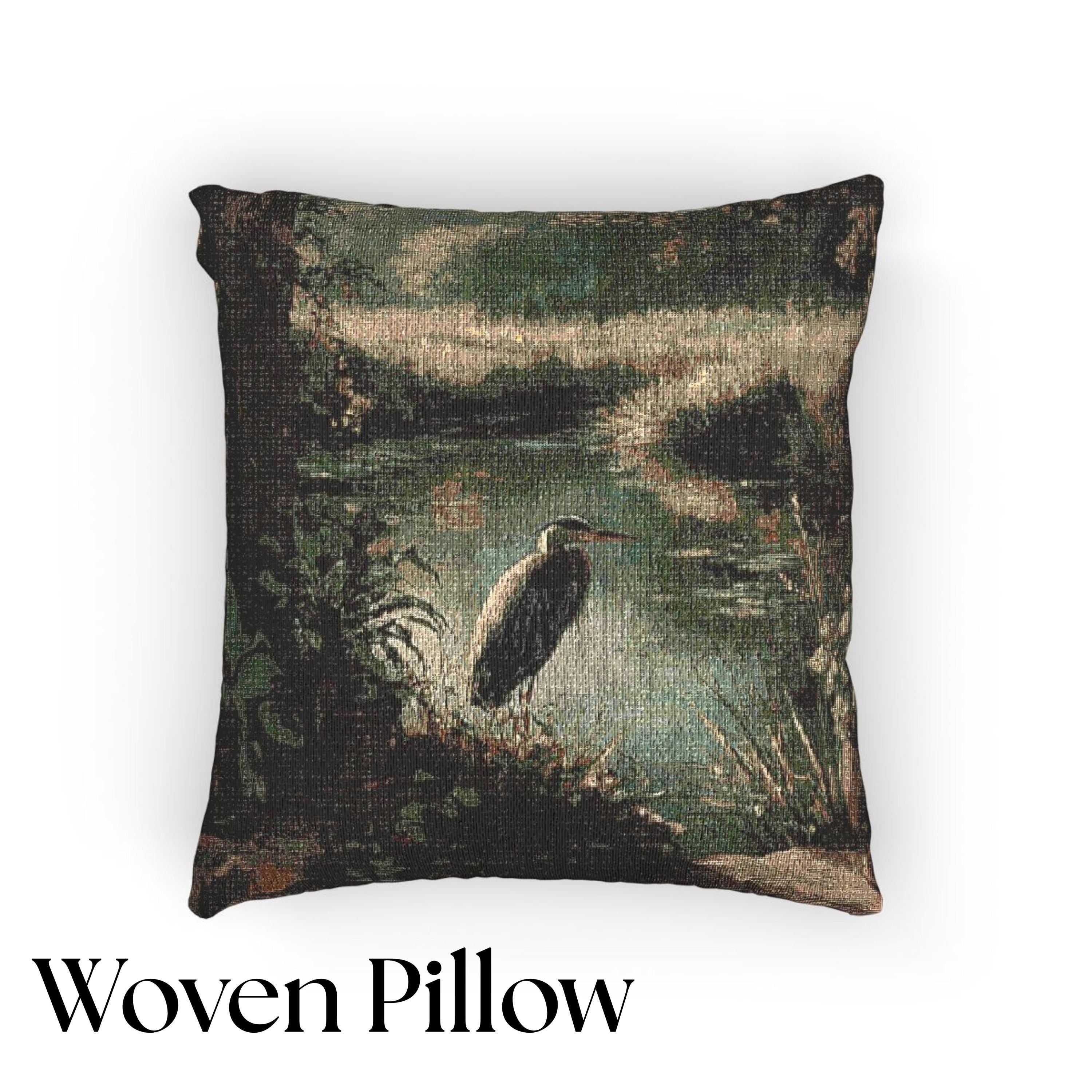 Rustic Heron Throw Pillow: Vintage Style Nature Cushion